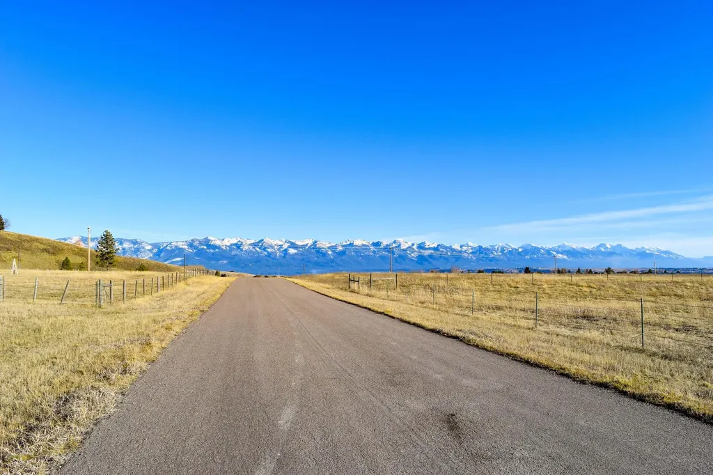 41631 City Lights Court Polson MT 59860