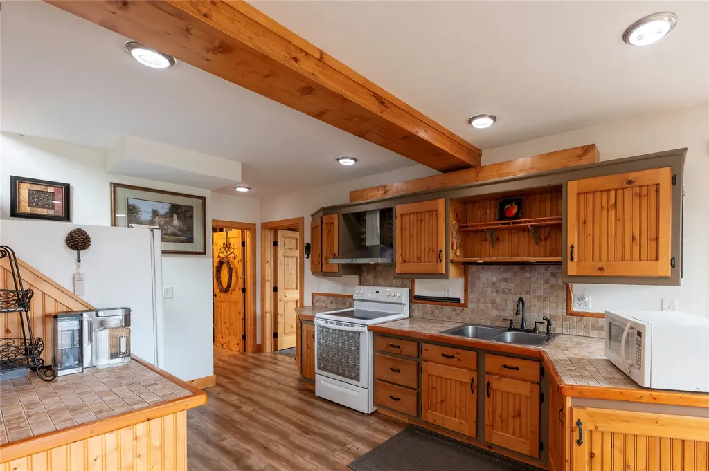 310 High Country Road Plains MT 59859