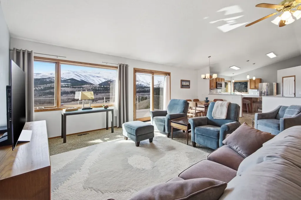 261 Cap De Villa Lolo MT 59847