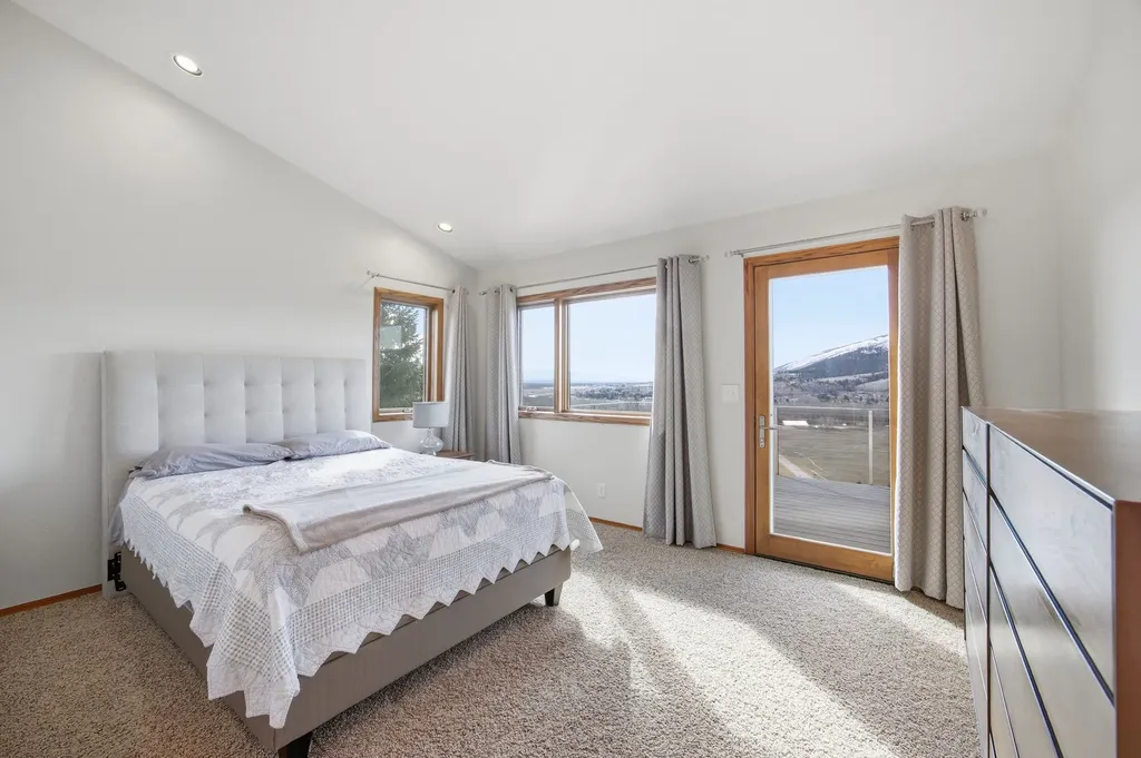 261 Cap De Villa Lolo MT 59847
