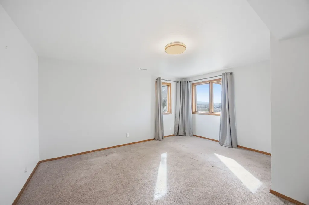 261 Cap De Villa Lolo MT 59847