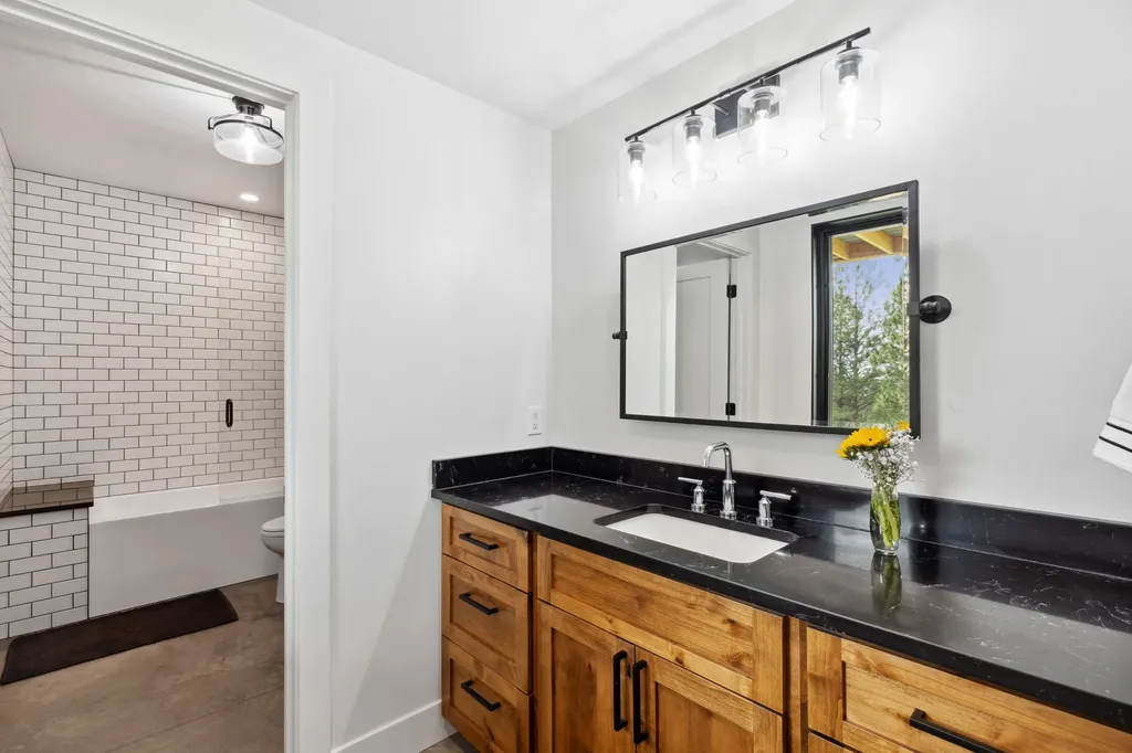 5608 Trinity Way Florence MT 59833
