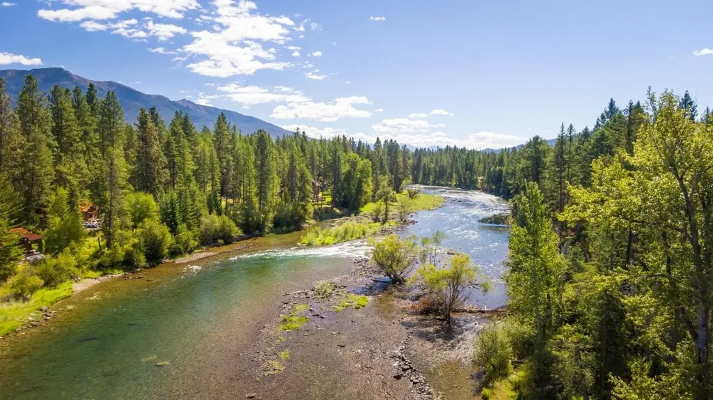29545 Drifting Way Bigfork MT 59911