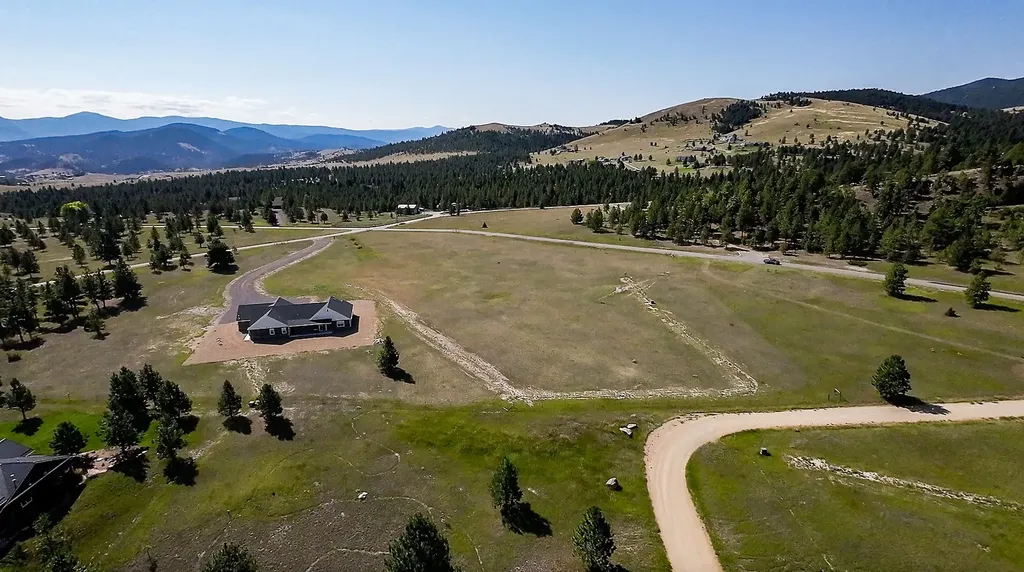 136 South Hills Road Clancy MT 59634