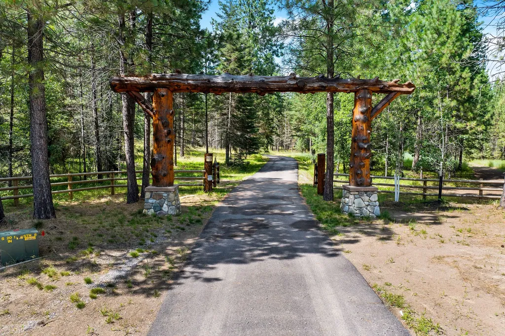 350 Old Paint Trail Bigfork MT 59911