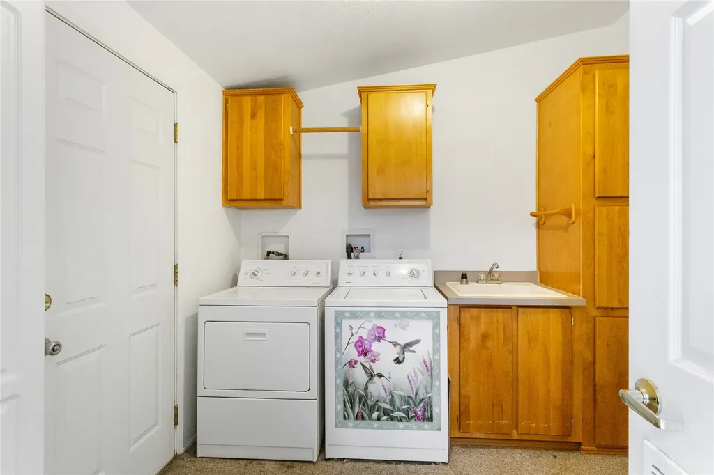 16 Friendspring Road Whitehall MT 59759