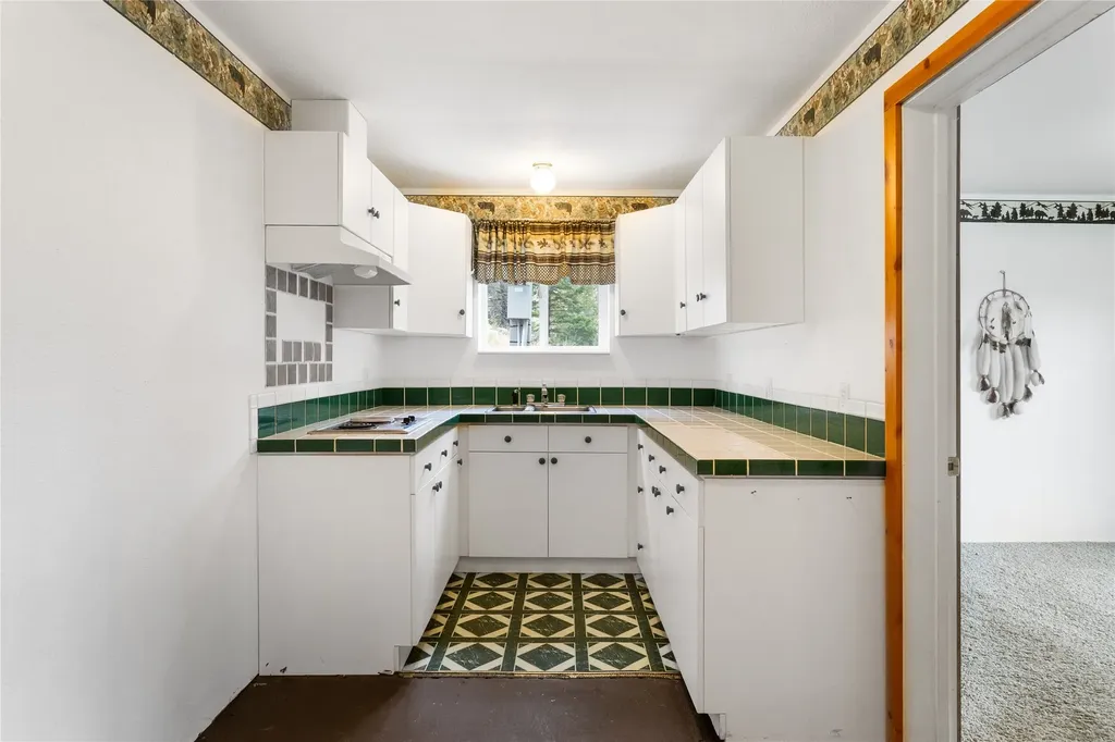 16 Friendspring Road Whitehall MT 59759