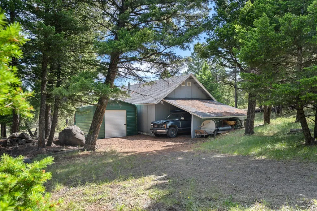 16 Friendspring Road Whitehall MT 59759