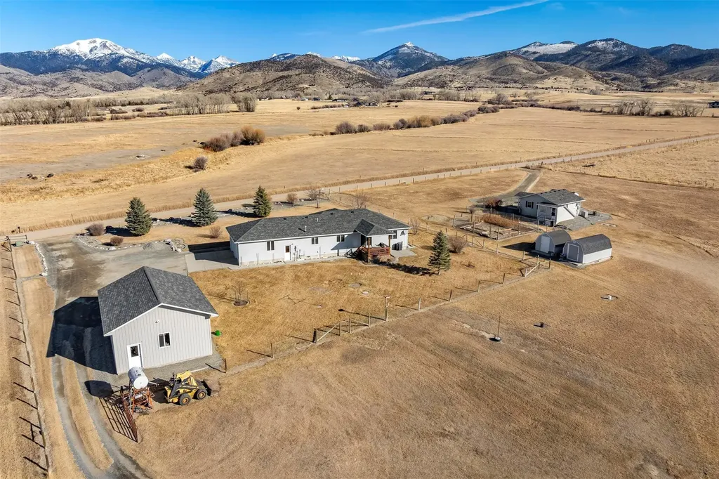 120 & 126 Kearney Lane Sheridan MT 59749
