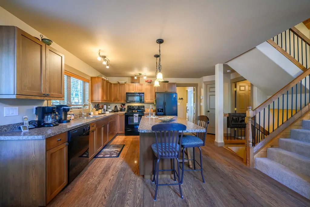 199 Glen View Drive Eureka MT 59917