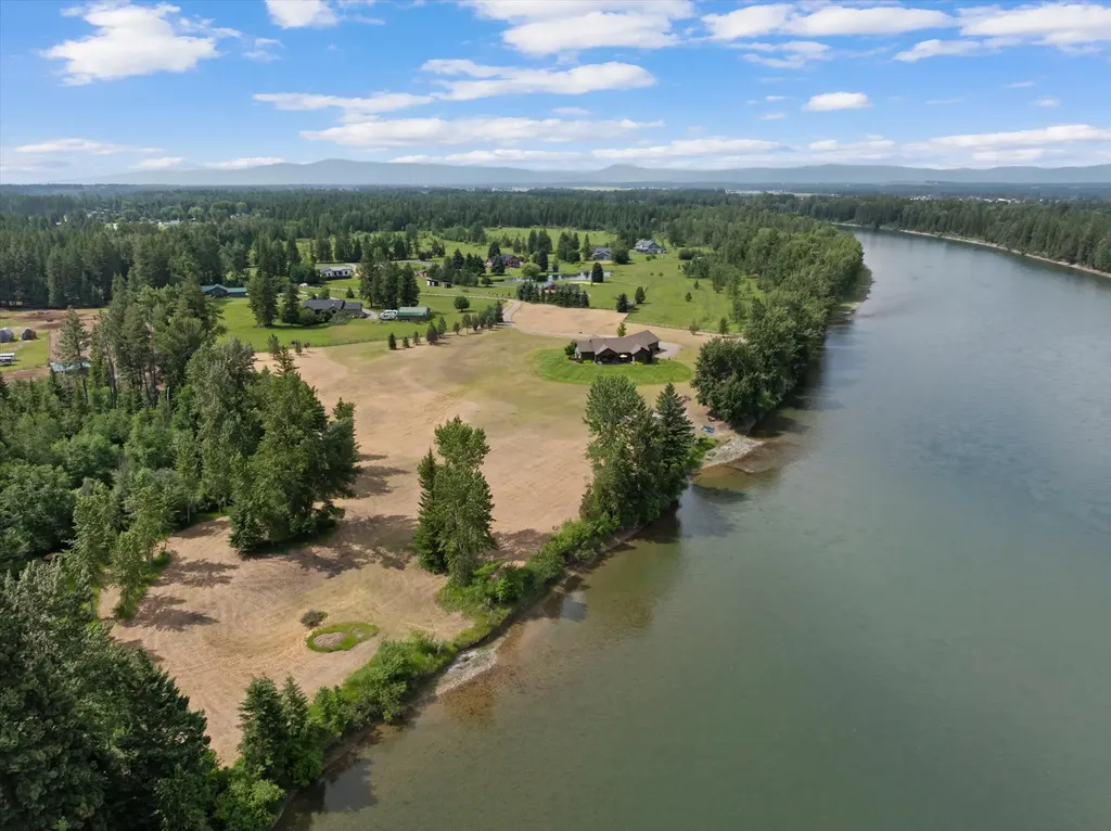 1398 Waters Edge Way Columbia Falls MT 59912