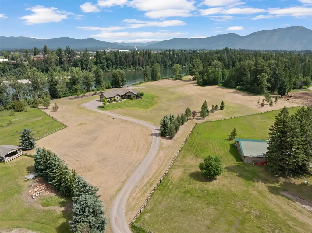 1398 Waters Edge Way Columbia Falls MT 59912