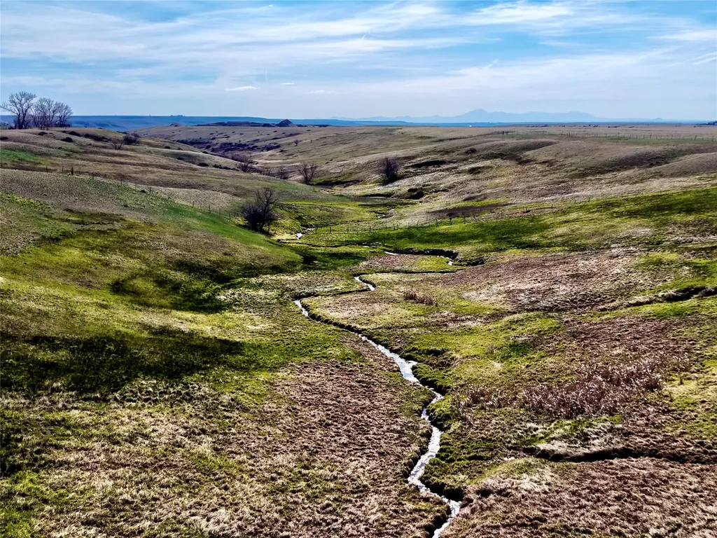1481 Countyline Road Vaughn MT 59487