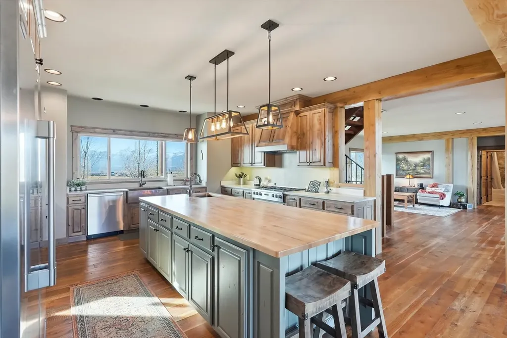 2074 Desperado Trail Corvallis MT 59828