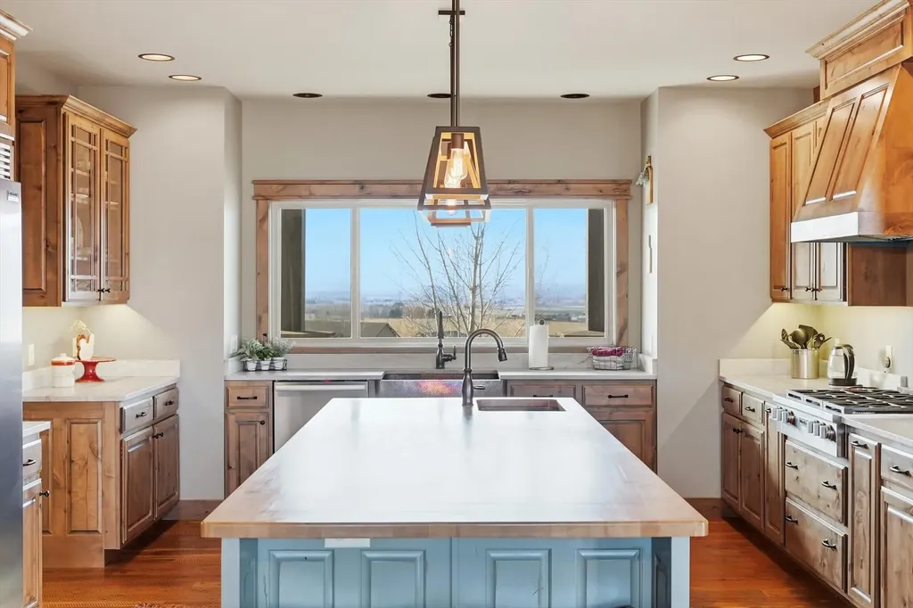 2074 Desperado Trail Corvallis MT 59828