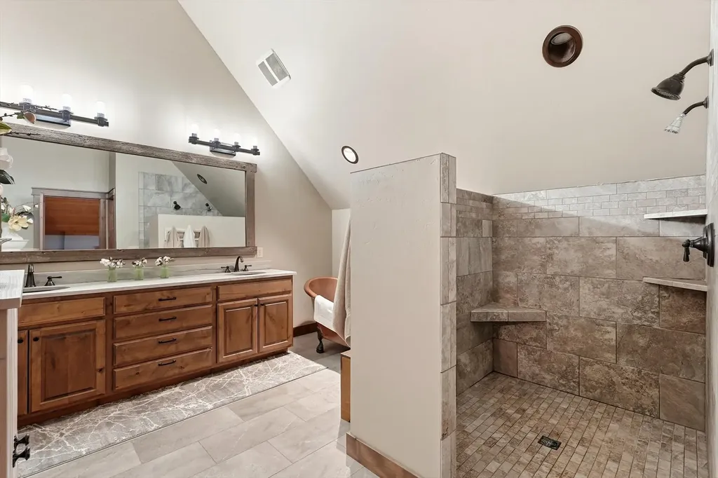 2074 Desperado Trail Corvallis MT 59828