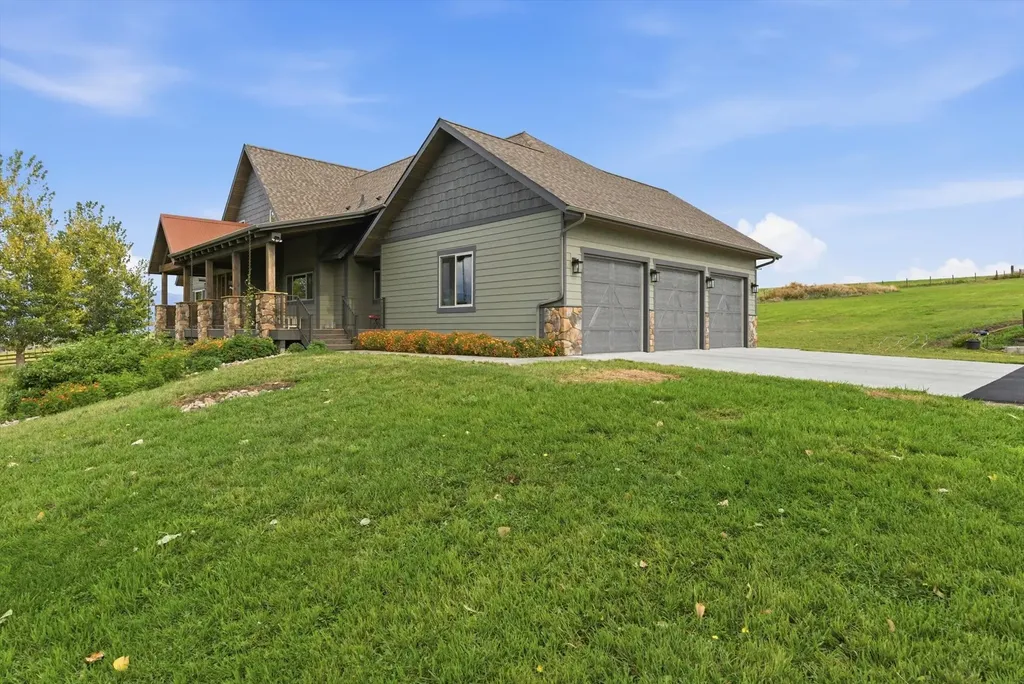 2074 Desperado Trail Corvallis MT 59828