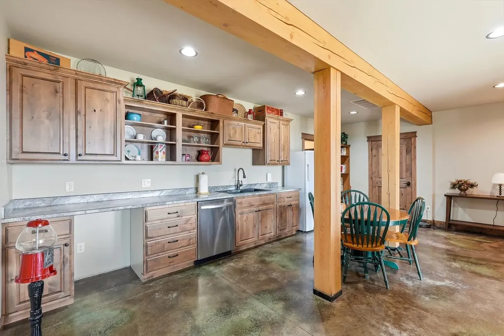 2074 Desperado Trail Corvallis MT 59828