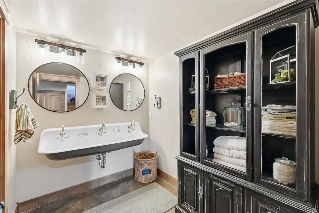 2074 Desperado Trail Corvallis MT 59828