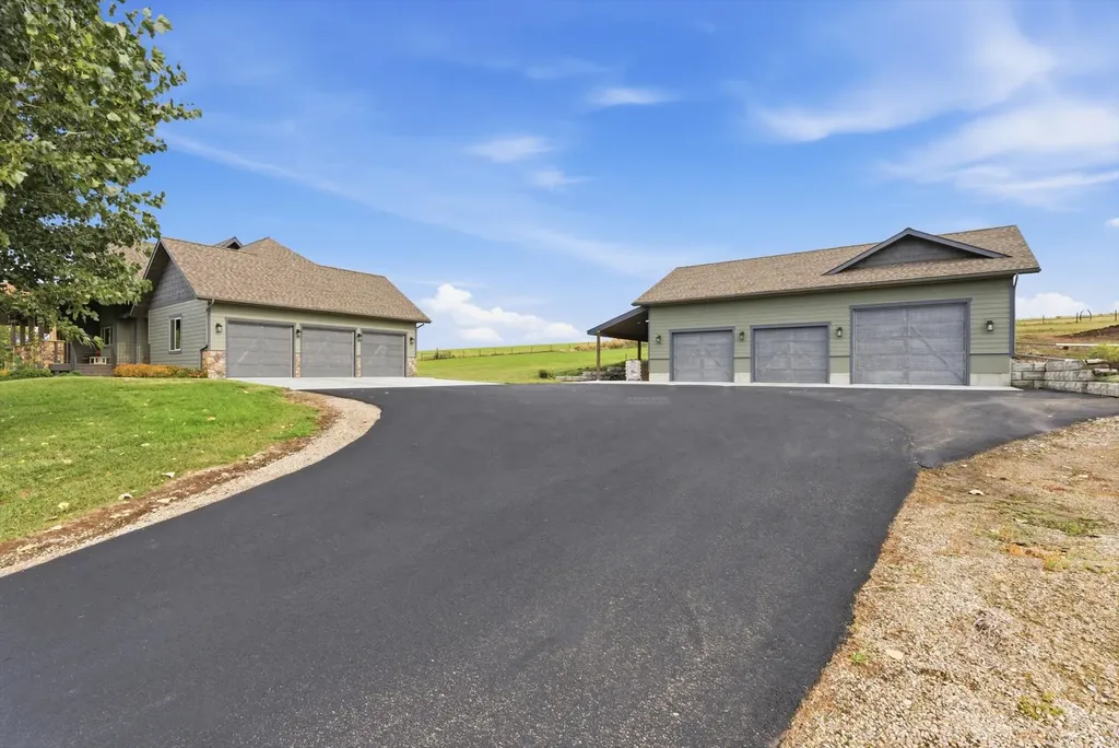 2074 Desperado Trail Corvallis MT 59828