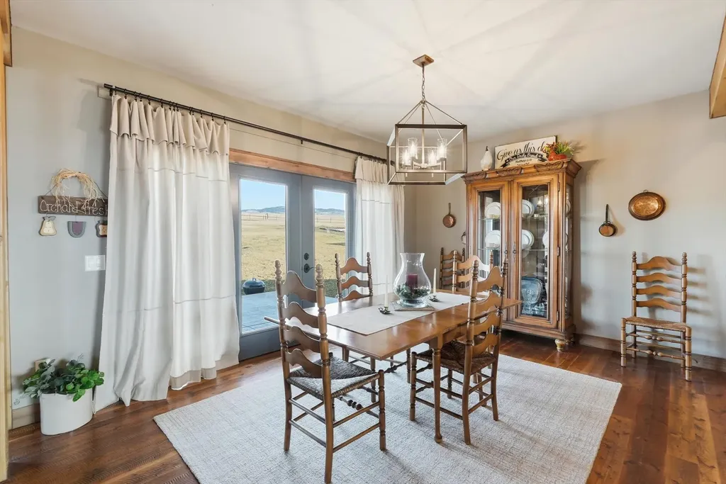 2074 Desperado Trail Corvallis MT 59828