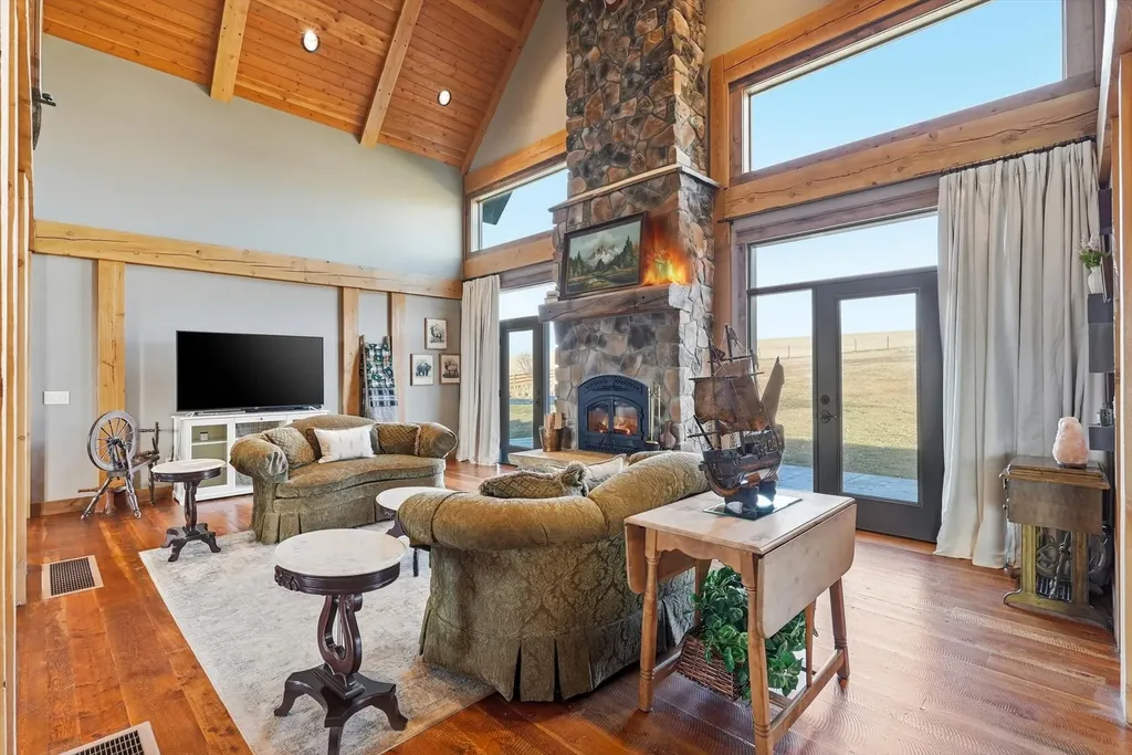 2074 Desperado Trail Corvallis MT 59828