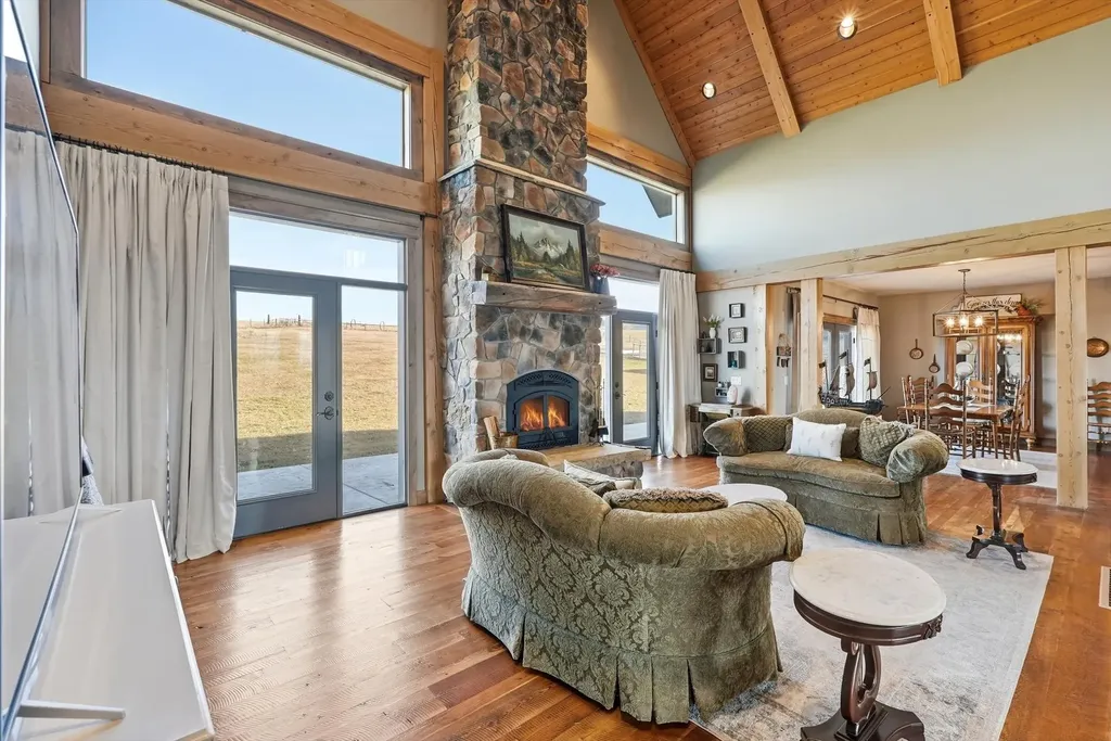 2074 Desperado Trail Corvallis MT 59828