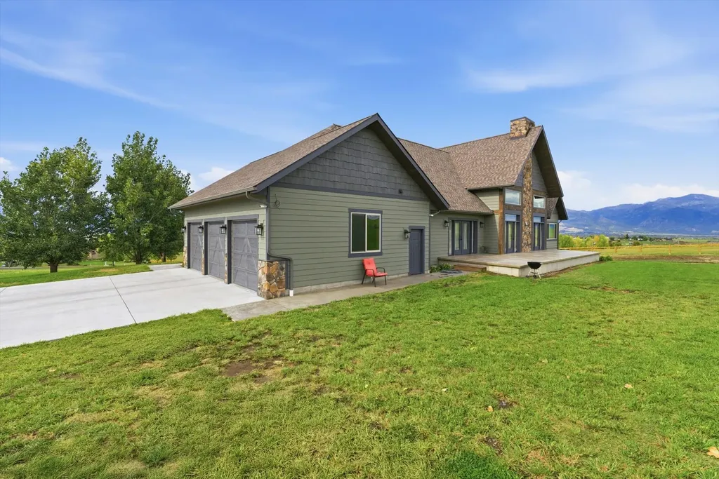 2074 Desperado Trail Corvallis MT 59828