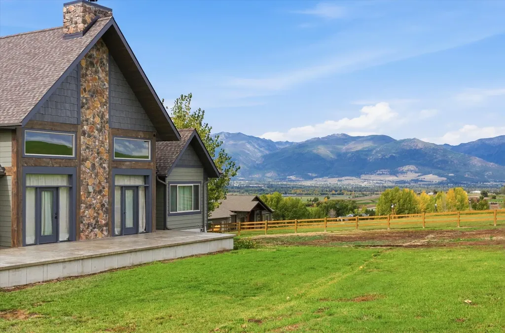 2074 Desperado Trail Corvallis MT 59828