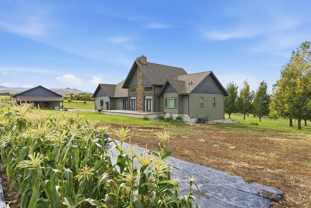2074 Desperado Trail Corvallis MT 59828