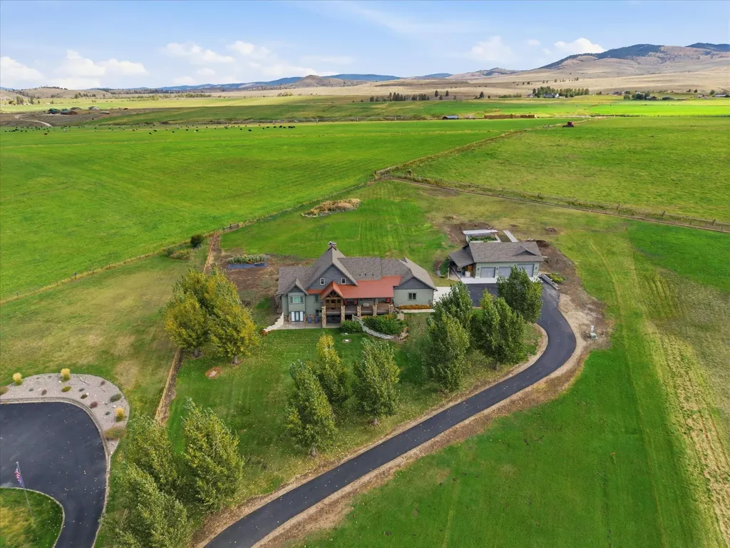 2074 Desperado Trail Corvallis MT 59828