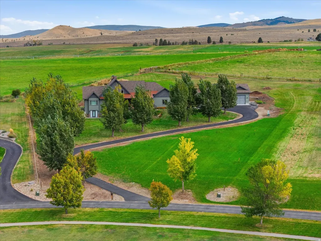 2074 Desperado Trail Corvallis MT 59828