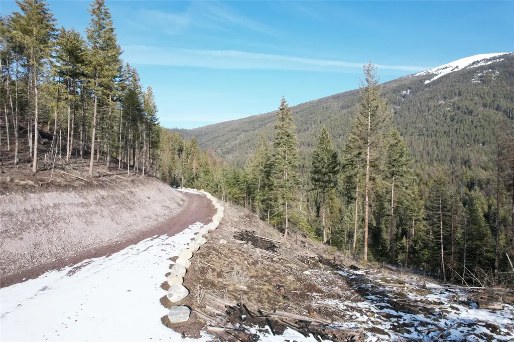 24 Labrador Lane Plains MT 59859