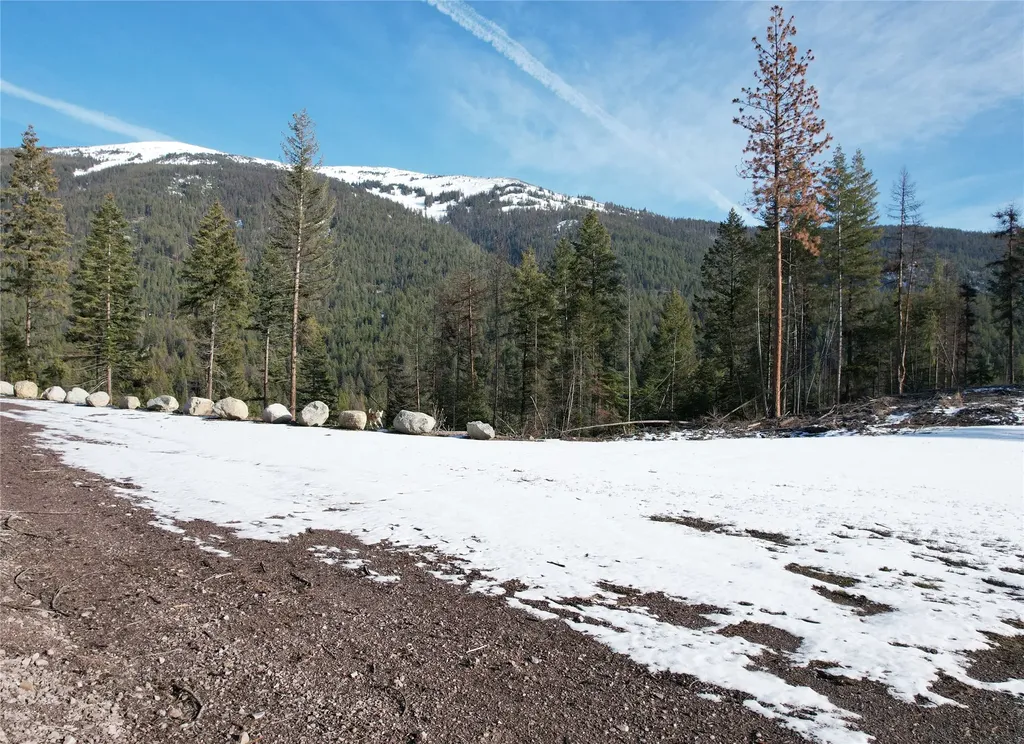 24 Labrador Lane Plains MT 59859