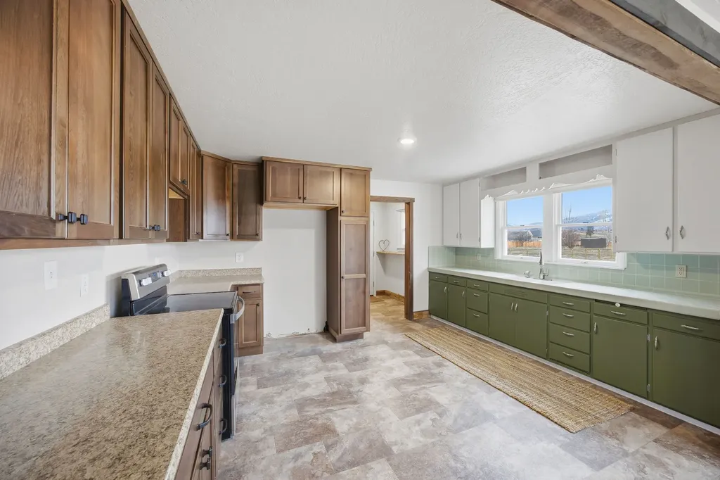 621 Skalkaho Highway Hamilton MT 59840