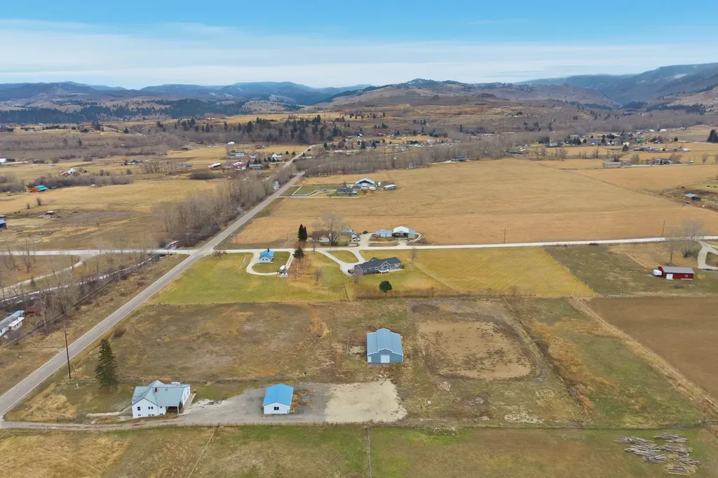 621 Skalkaho Highway Hamilton MT 59840