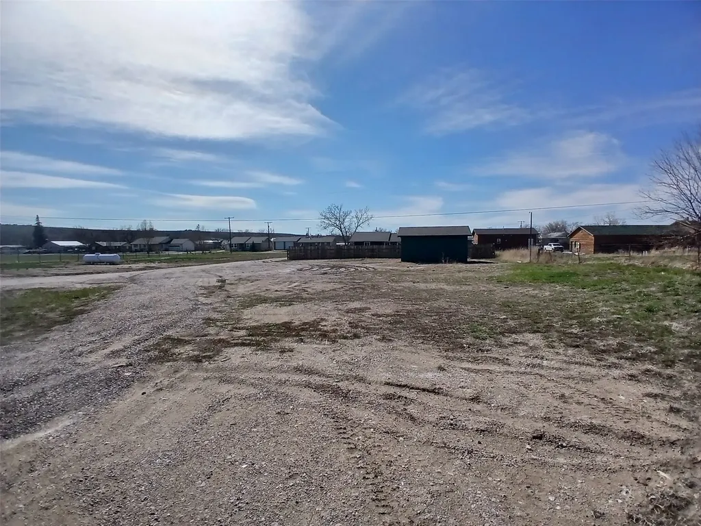 307 24th Street NW Great Falls MT 59404
