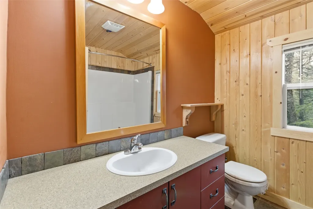 39 Park Lane Rexford MT 59930