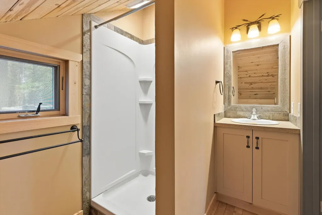 39 Park Lane Rexford MT 59930