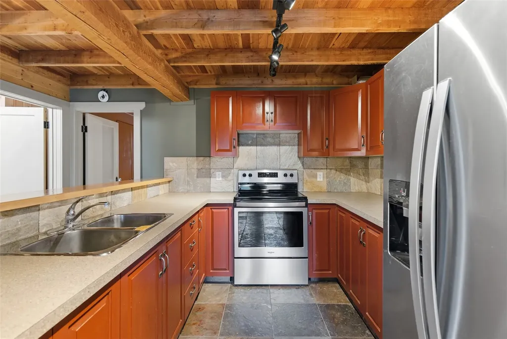 39 Park Lane Rexford MT 59930