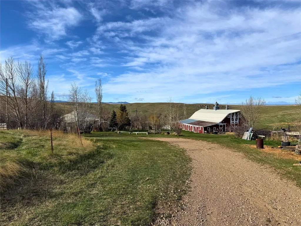 1128 Mccoy Road Belt MT 59412
