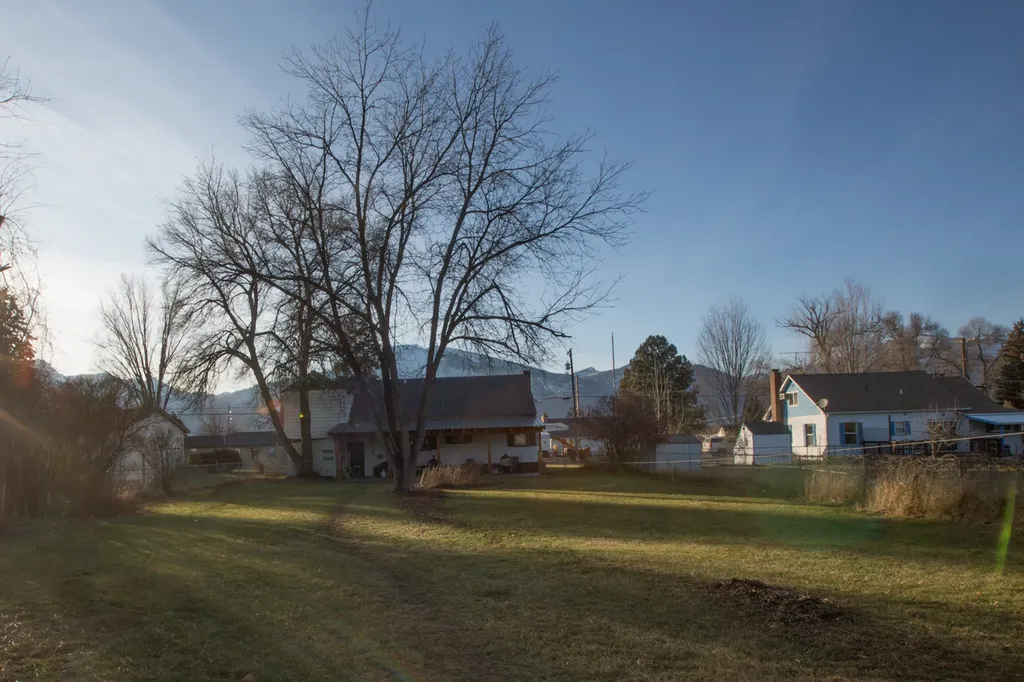 318 Cooper Lane Hamilton MT 59840