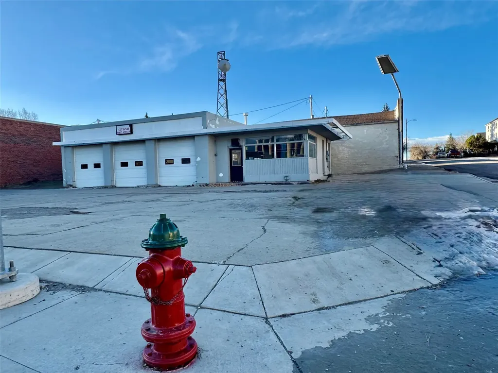 100 E Main Street Cut Bank MT 59427
