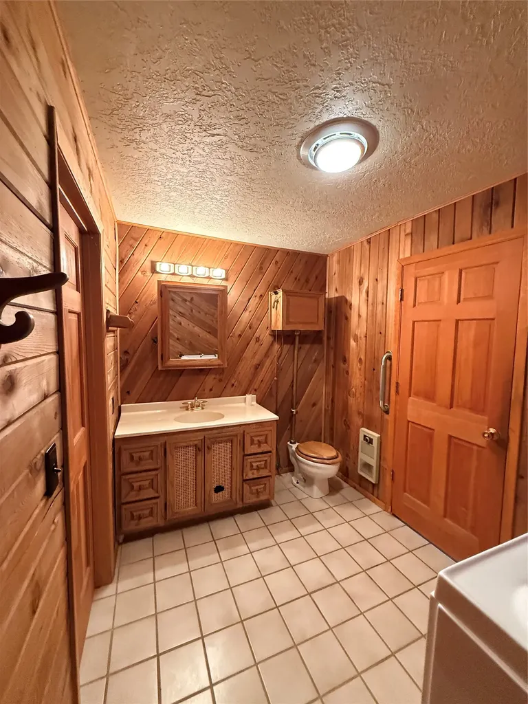 6599 Mt Highway 200 Plains MT 59859