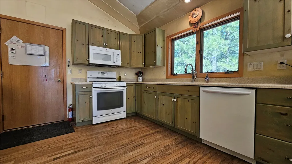 3725 Stonewall Creek Road Lincoln MT 59639