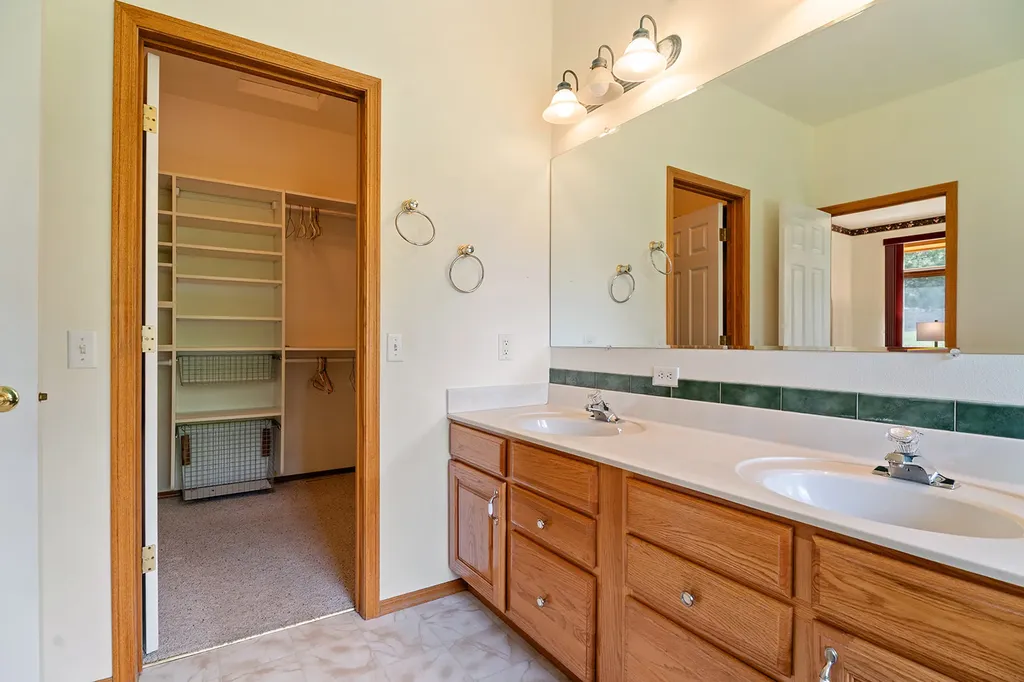 33 Carriage Lane Helena MT 59601