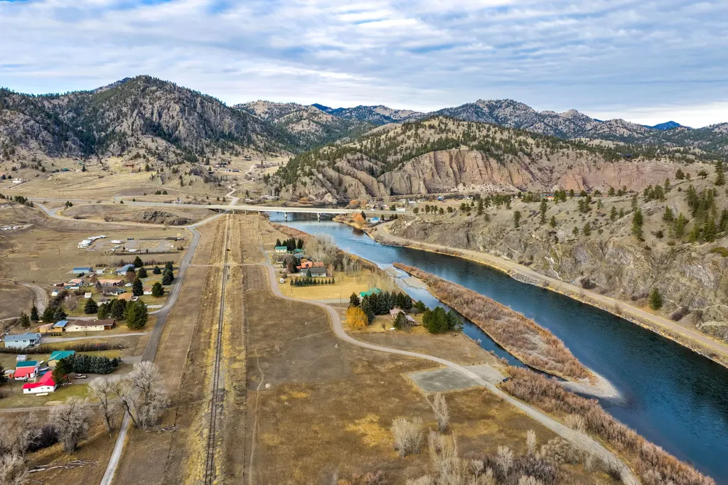 24 Golden Eagle Drive Cascade MT 59421