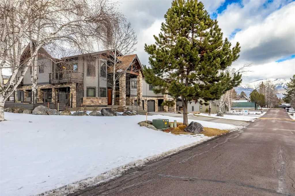 307 & 309 Fairway Drive Whitefish MT 59937