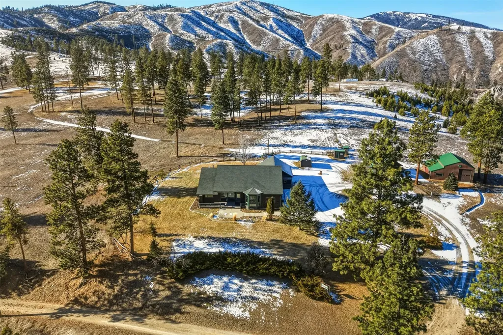 154 Bertie Lord Lane Conner MT 59827