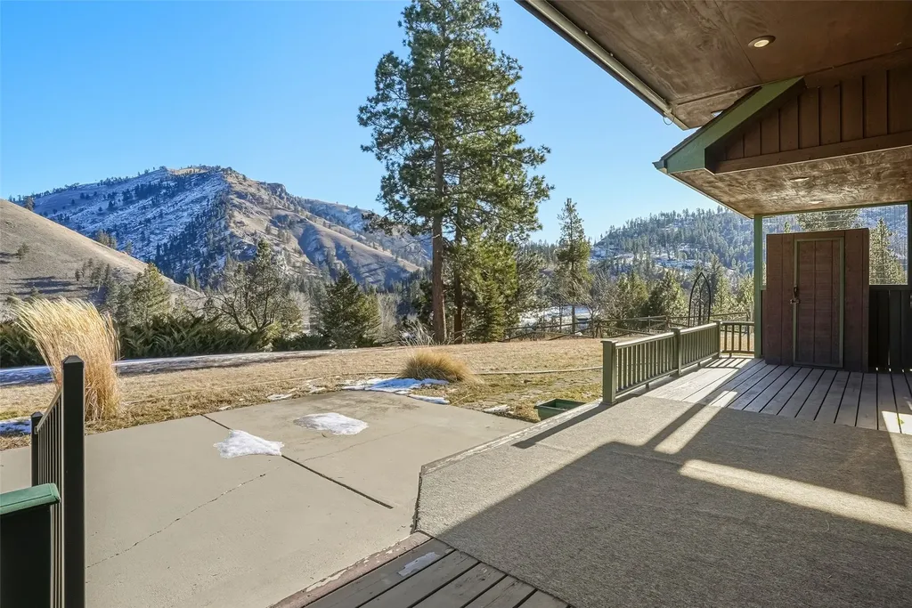 154 Bertie Lord Lane Conner MT 59827